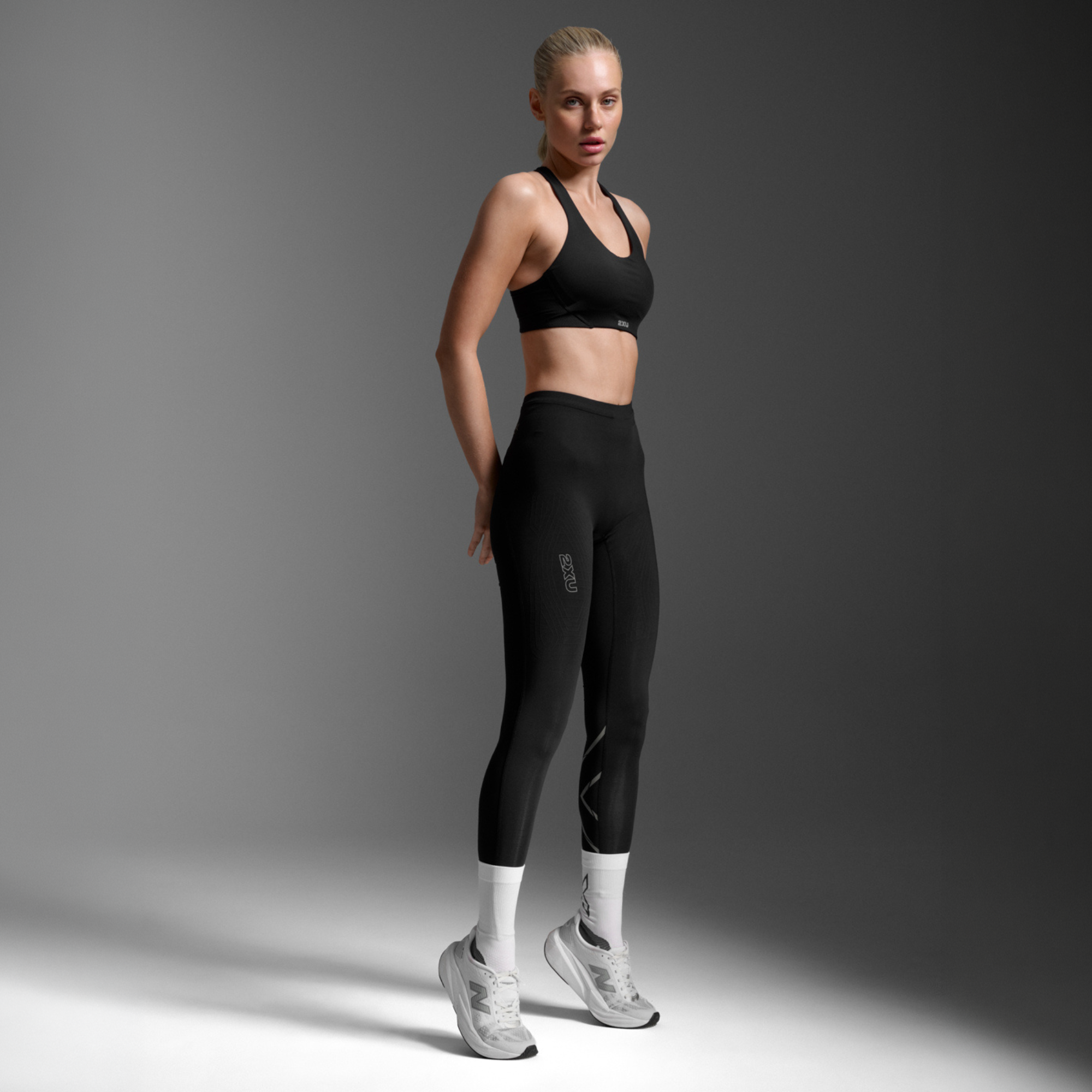 新品 2XU ハイライズ コンプレッションタイツ S ブラック タグ付き 2XU ウィメンズ ライトスピード リアクトハイライズ コンプレッション