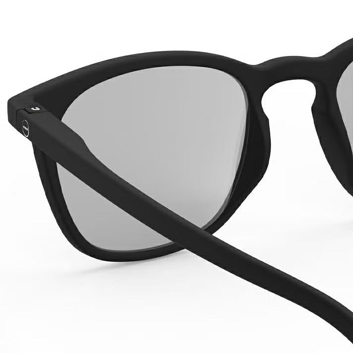 IZIPIZI SUN LIGHTCOLOR #E (BLACK / Light gray lenses)