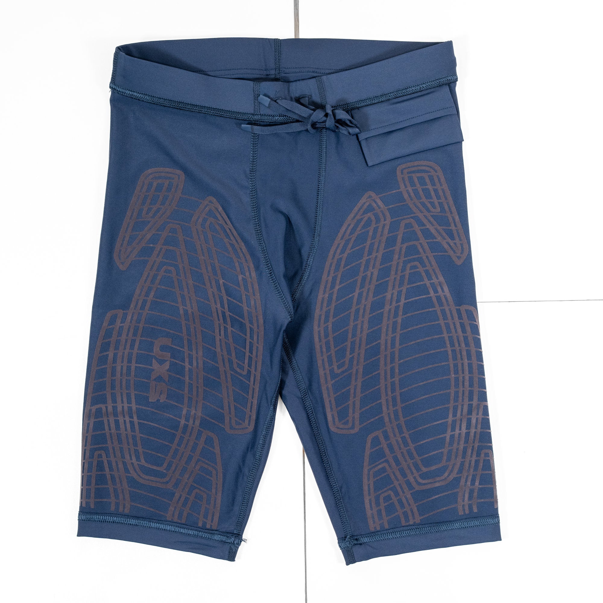 2XU × Runtrip エリートMCS ランコンプレッションレースショートタイツ (MDN / WHT)