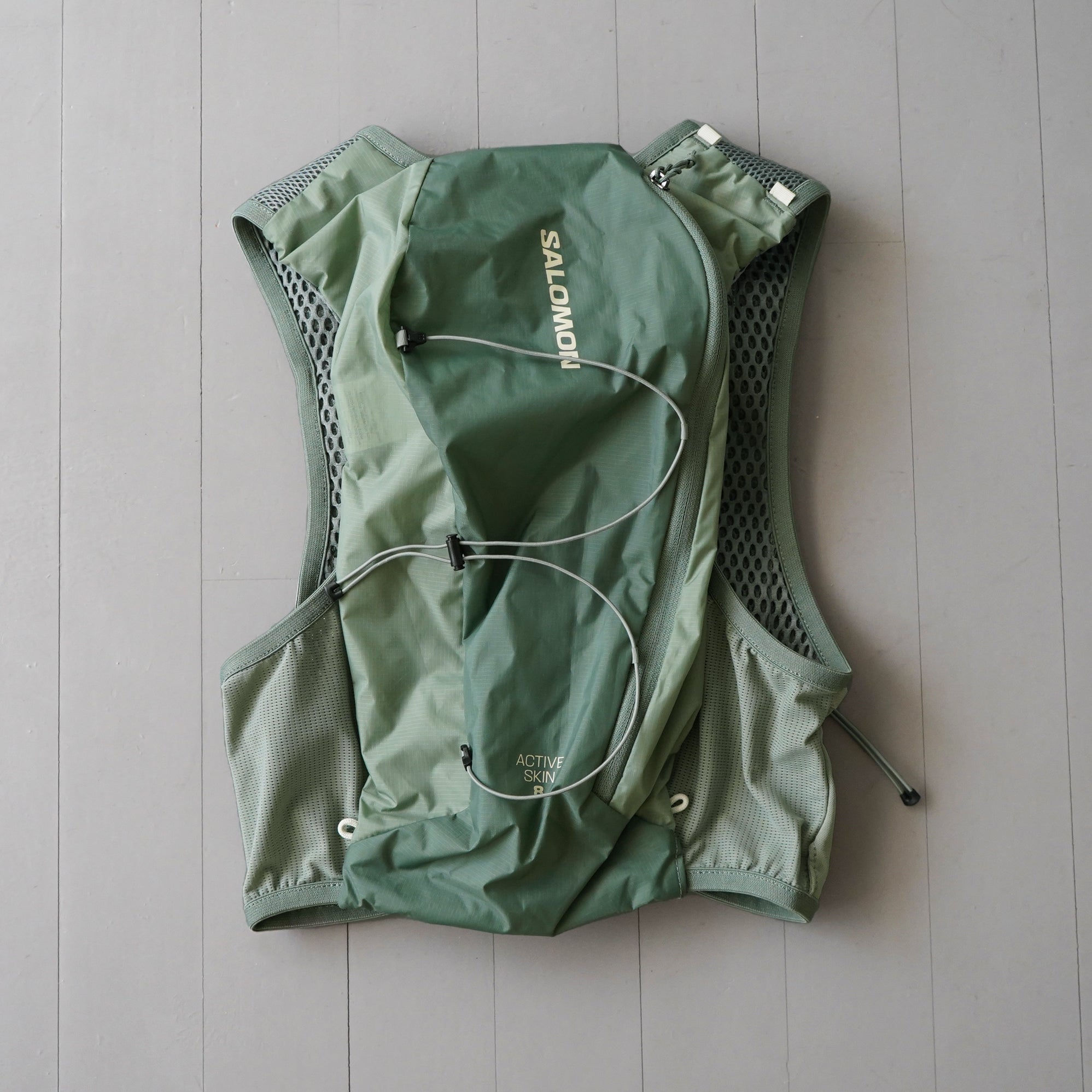 SALOMON ACTIVE SKIN 8 SET ユニセックス ランニングベスト（フラスク付）