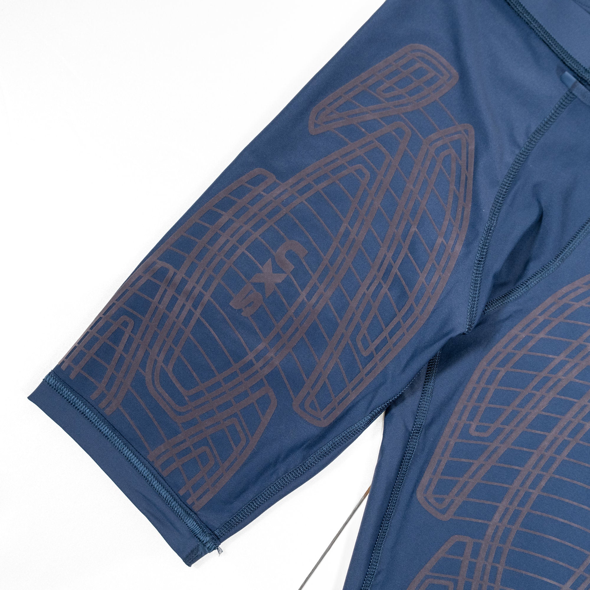 2XU × Runtrip エリートMCS ランコンプレッションレースショートタイツ (MDN / WHT)