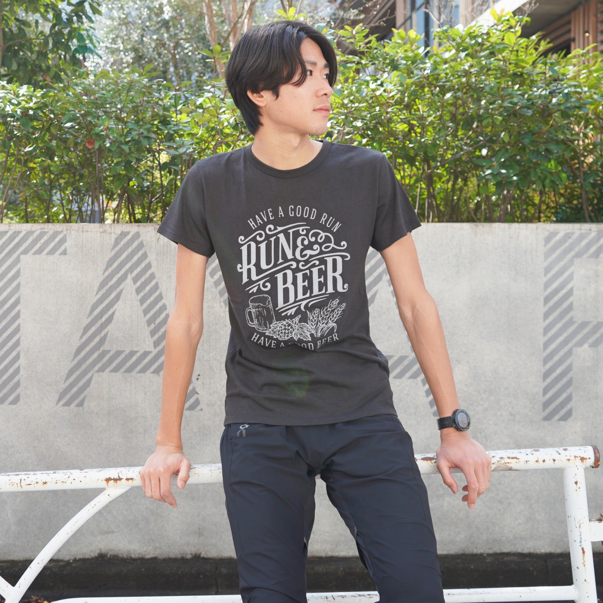 Run & Beer Tee（Black & Gray）