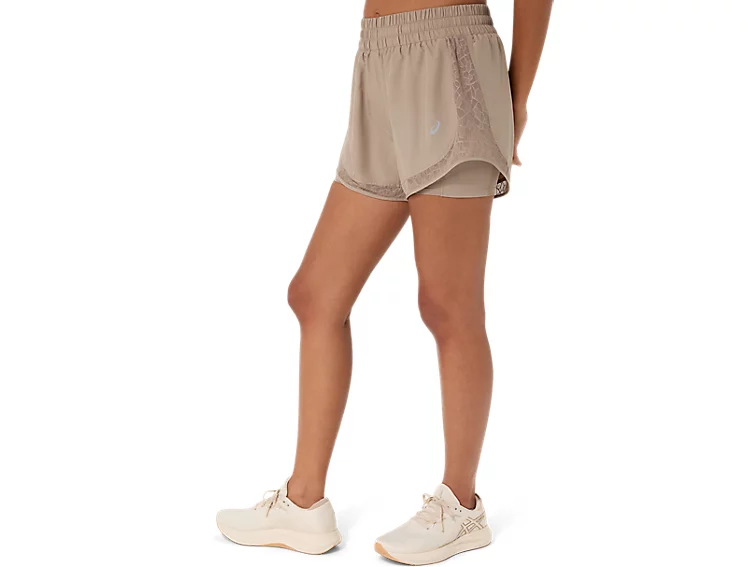 asics NAGINO RUN 2-N-1 SHORT (Women's)