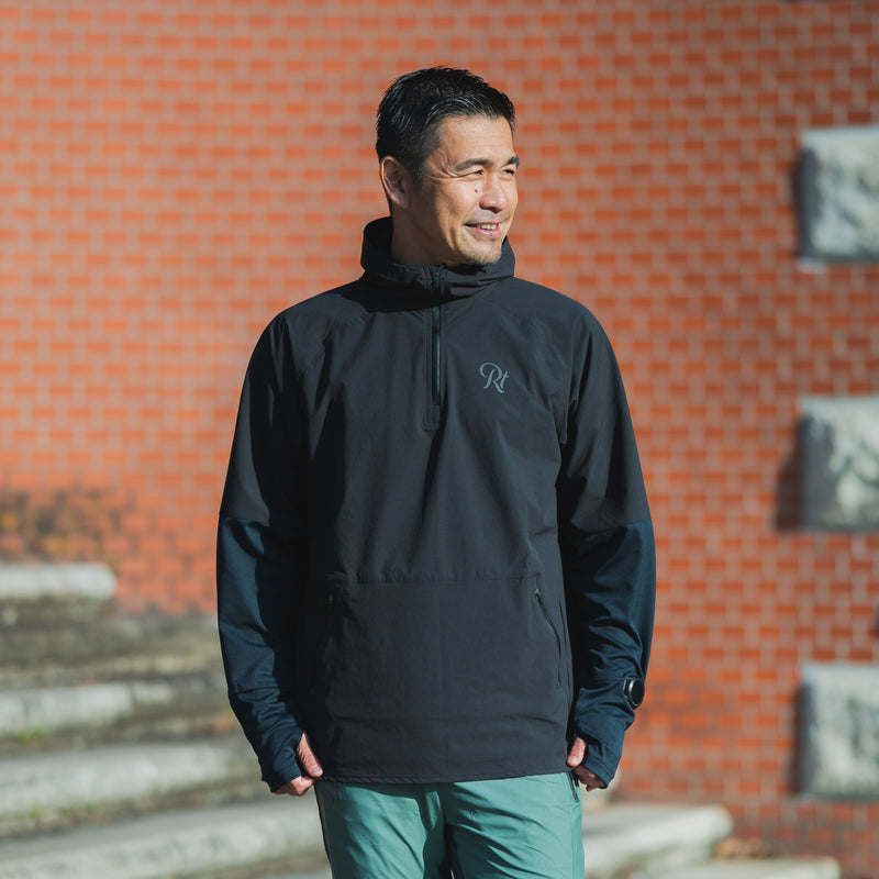 THE RUNNING JACKET by Runtrip Pull Over (Black)