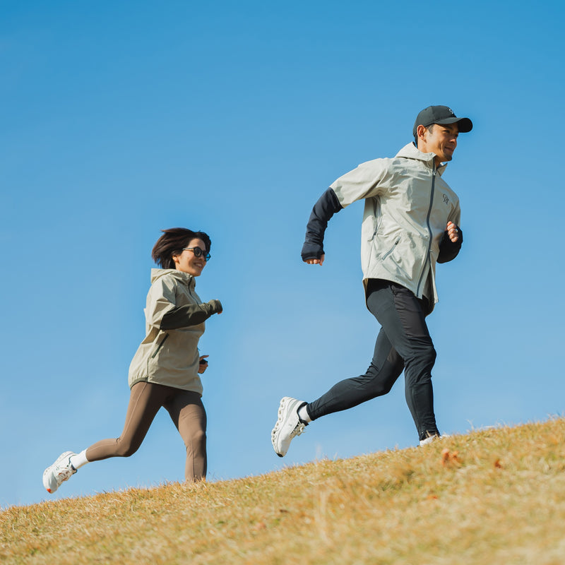 THE RUNNING JACKET by Runtrip Pull Over (Beige)