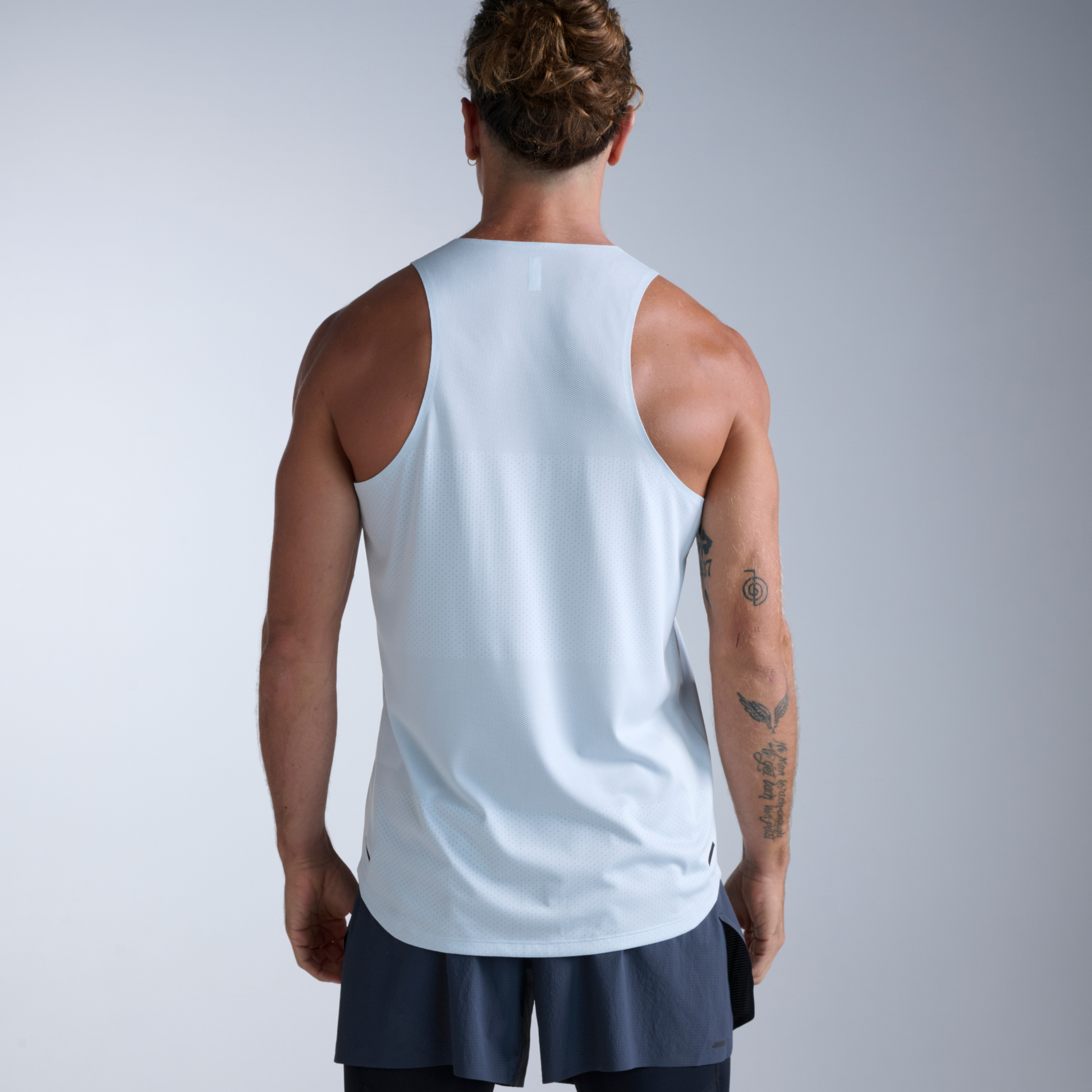 2XU | APP メンズ ライトスピード テックシングレット(ツータイムズ 2XU | APP メンズ ライトスピード テックシングレット(ツータイムズ