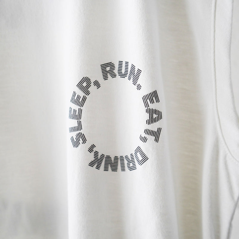 EAT DRINK SLEEP RUN / Circle Logo Sleeve-less Tee (White)