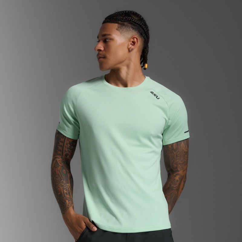 2XU | メンズ エアロ Tシャツ