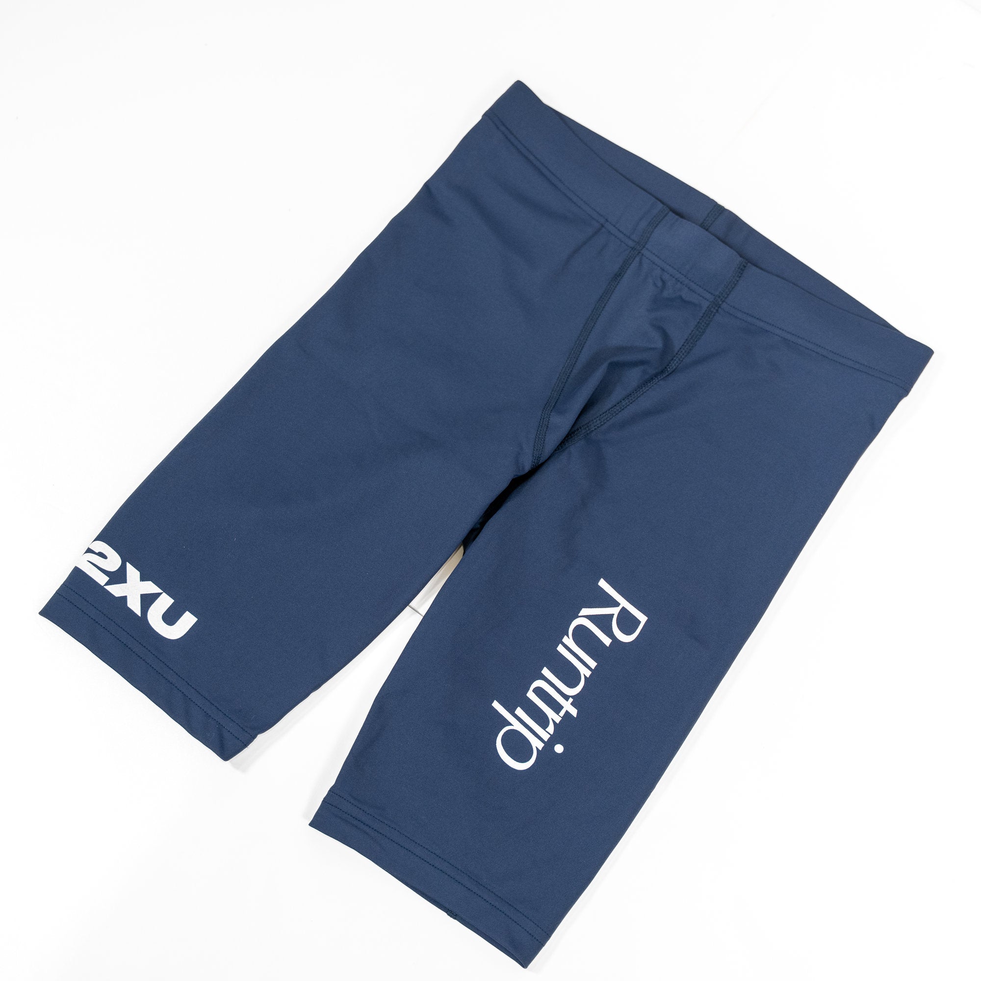 2XU × Runtrip エリートMCS ランコンプレッションレースショートタイツ (MDN / WHT)