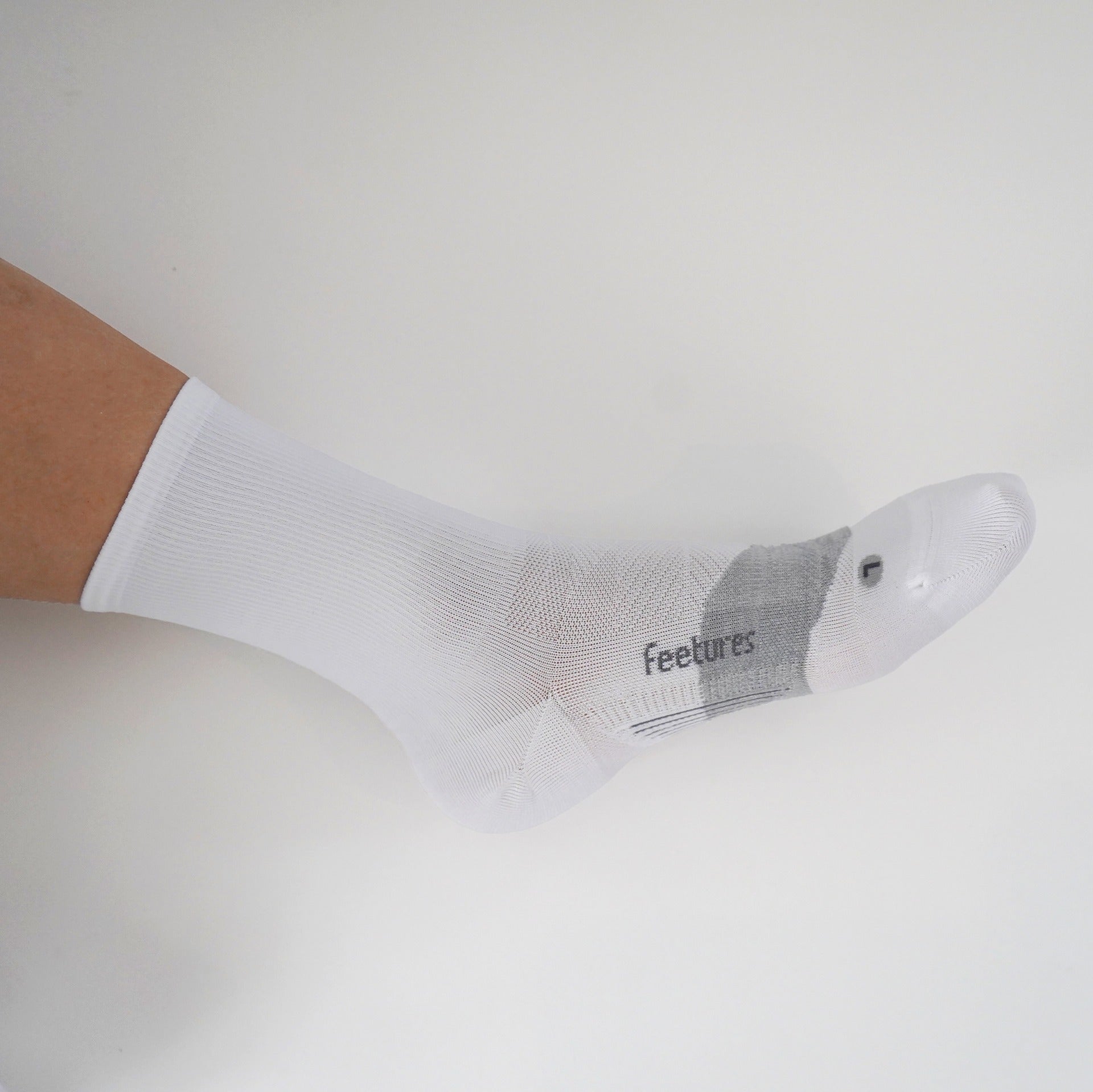 Feetures｜ELITE ULTRA LIGHT MINI CREW (White_UL)