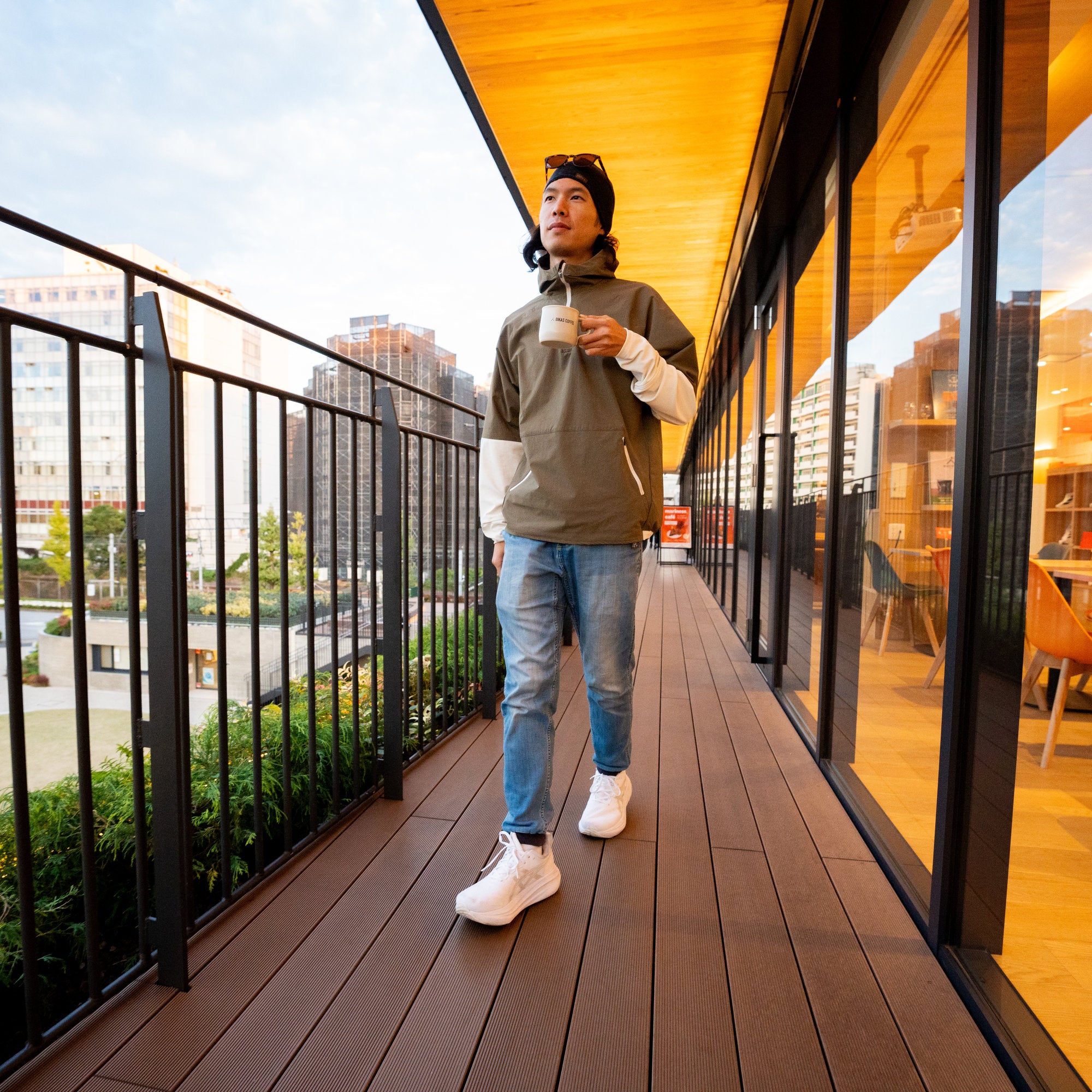 THE RUNNING JACKET by Runtrip Pull Over Limited Model (Khaki)