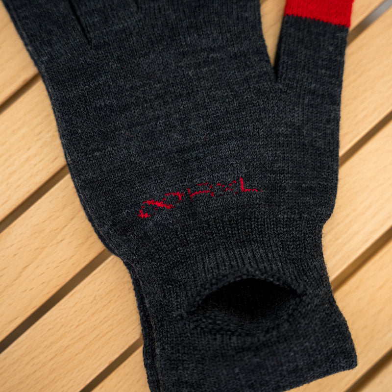 R×L｜メリノグローブ ミッドG / Runtripコラボ限定カラー (Charcoal × Red)