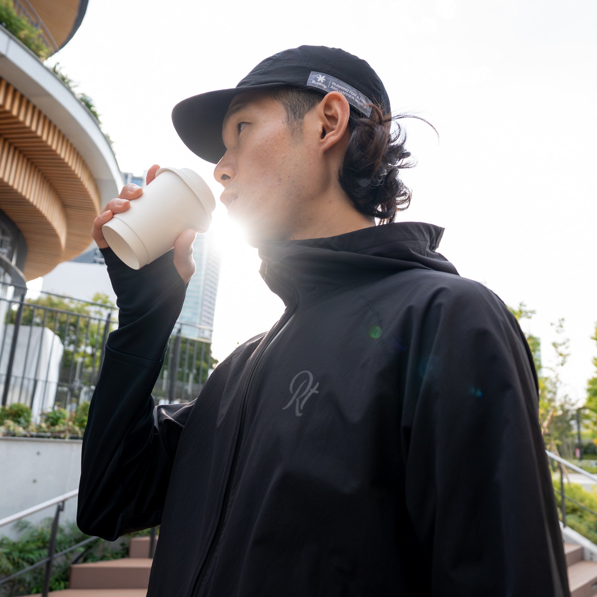 THE RUNNING JACKET by Runtrip Full Zip (Black)