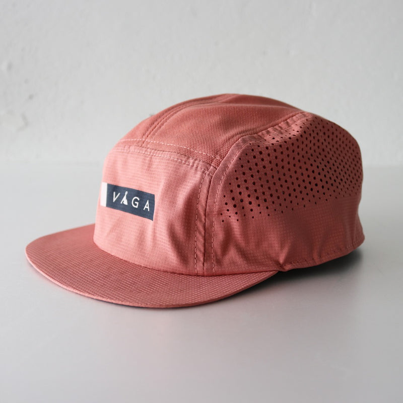 VAGA FEATHER RACING CAP