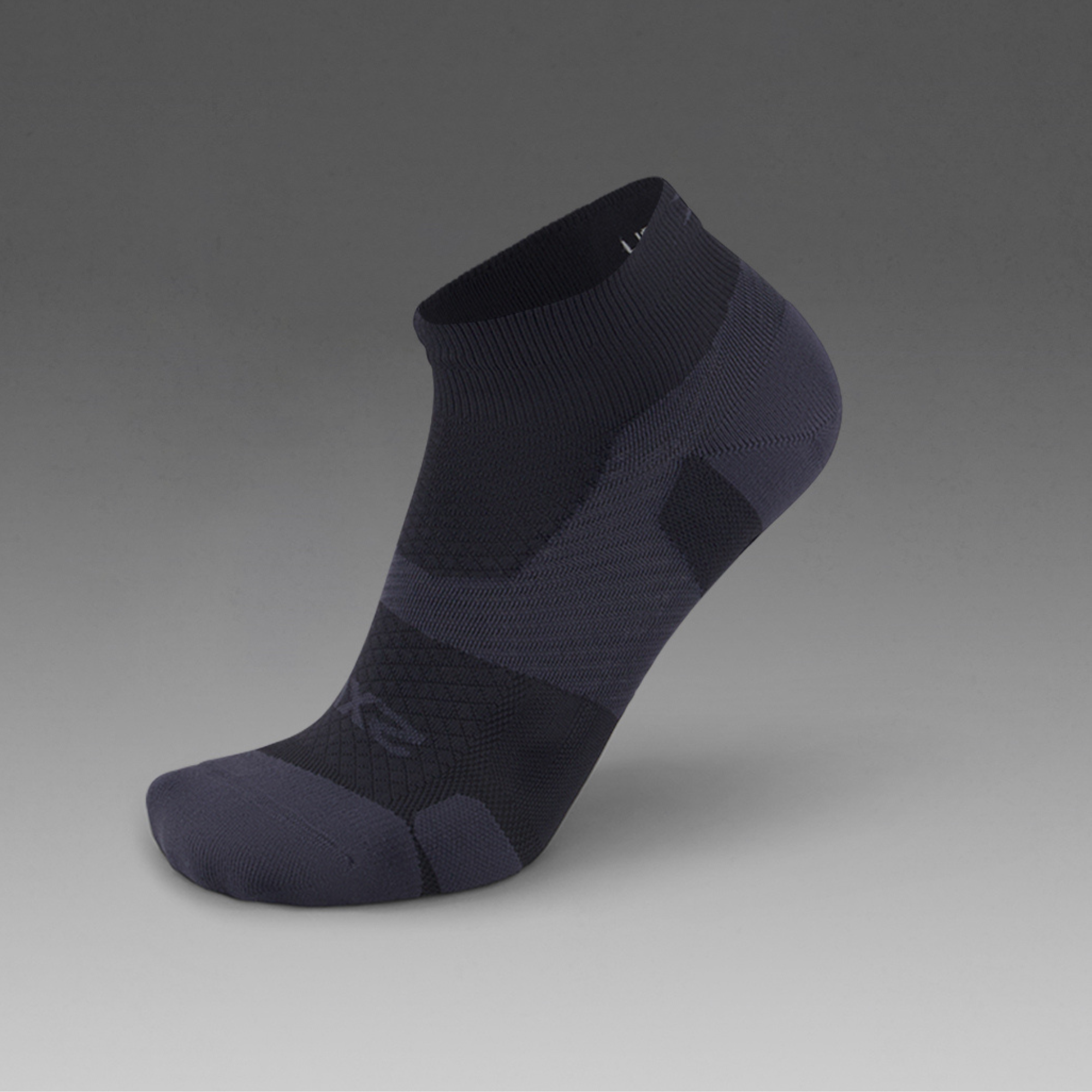 2XU | ベクターライトクルーソックス