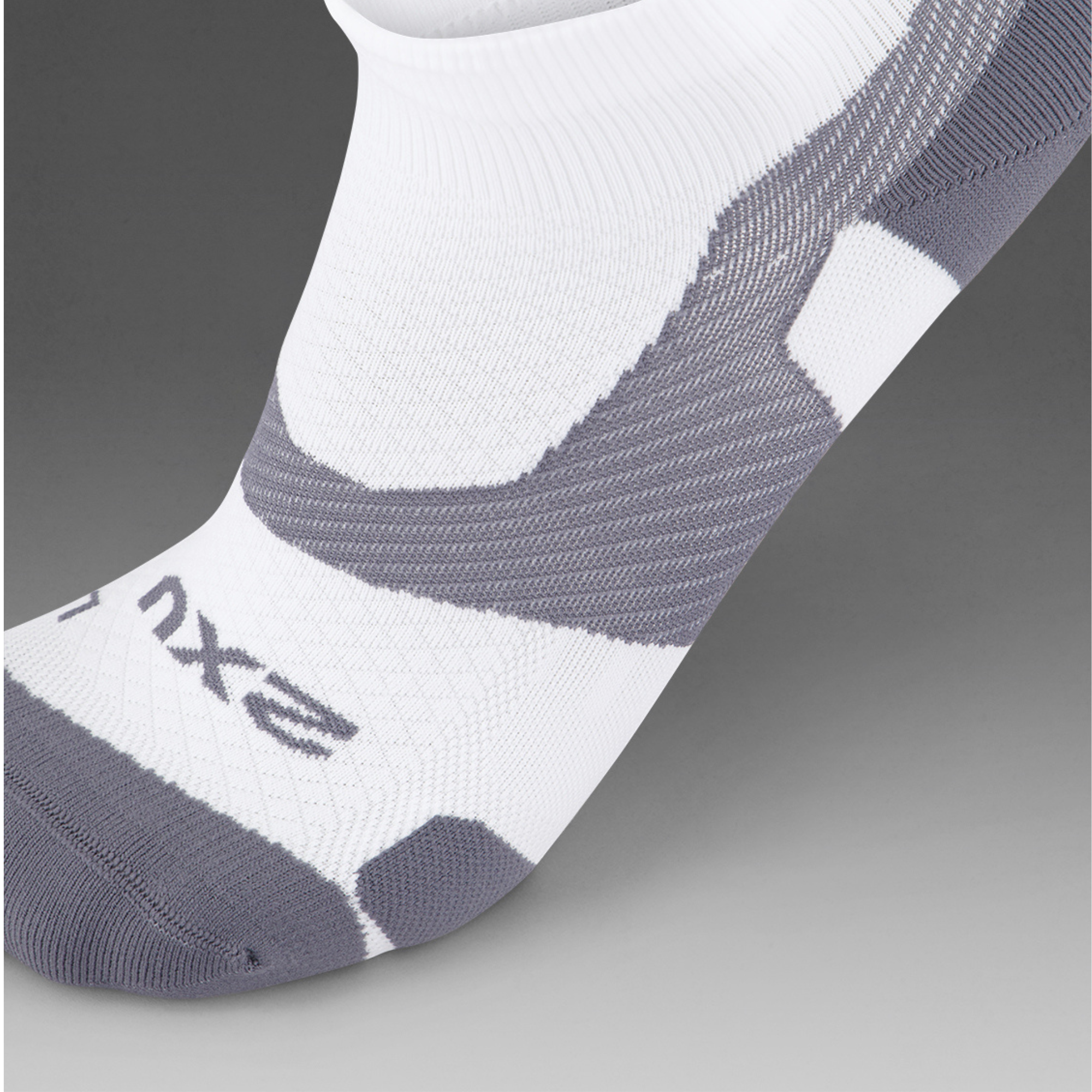 2XU | ベクターライトクルーソックス