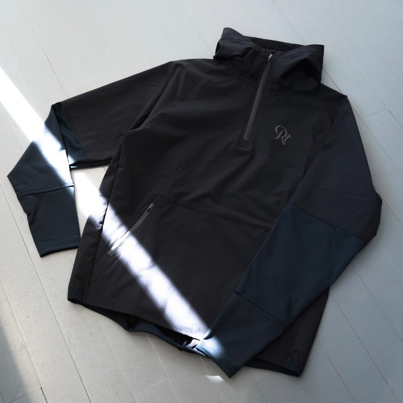 THE RUNNING JACKET by Runtrip Pull Over (Black)