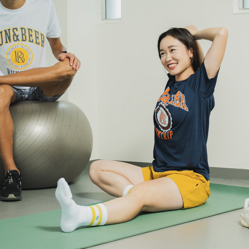 Run & Beer College Design DRY Tee (Navy / Orange & White )