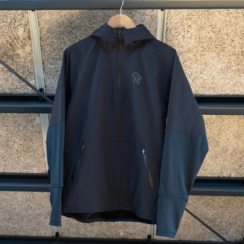 THE RUNNING JACKET by Runtrip Pull Over (Black)