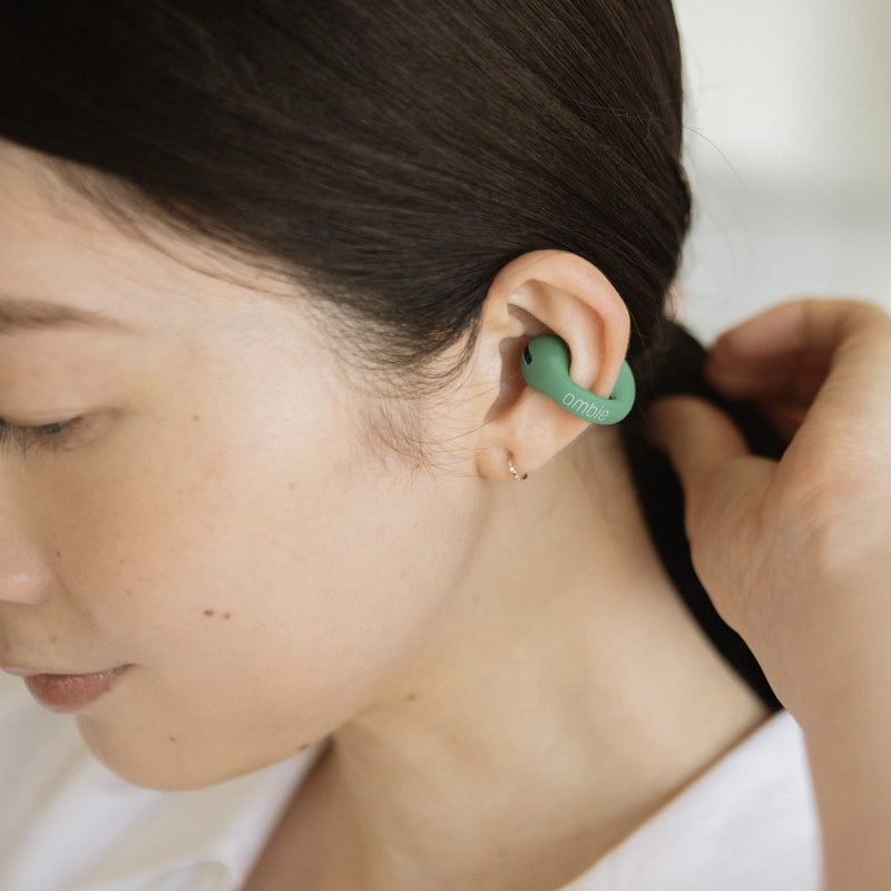 ambie sound earcuffs New Model｜耳をふさがない完全ワイヤレスイヤホン AM-TW02