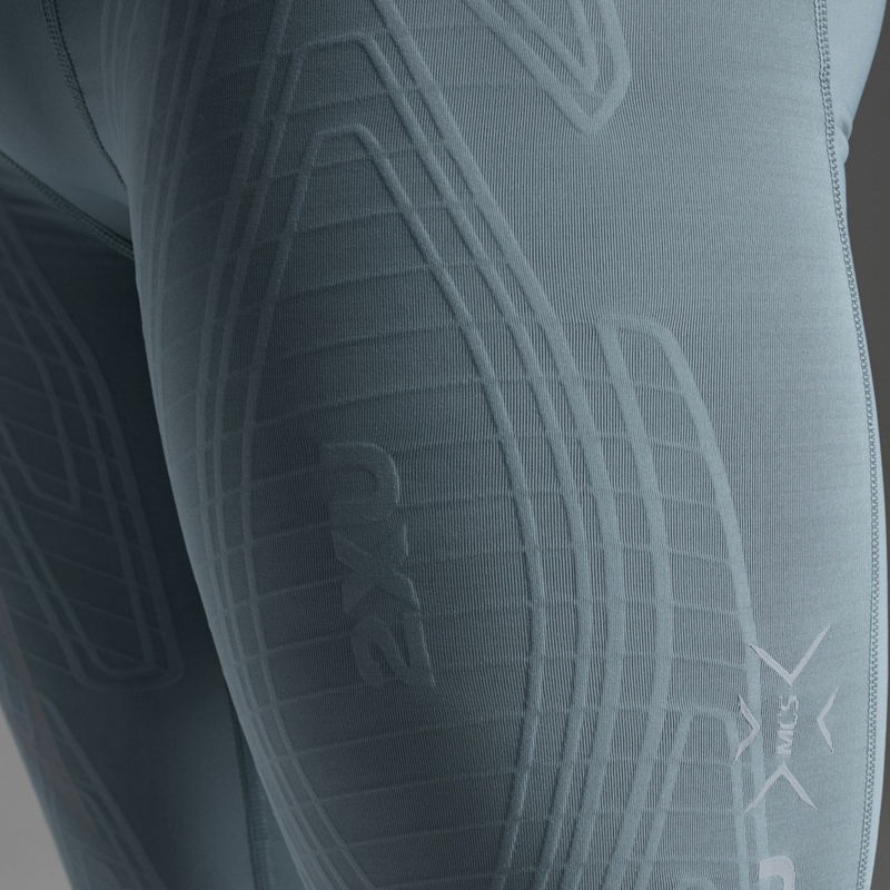 2XU | MCS メンズ ランコンプレッション ショートタイツ (Dage Sage)