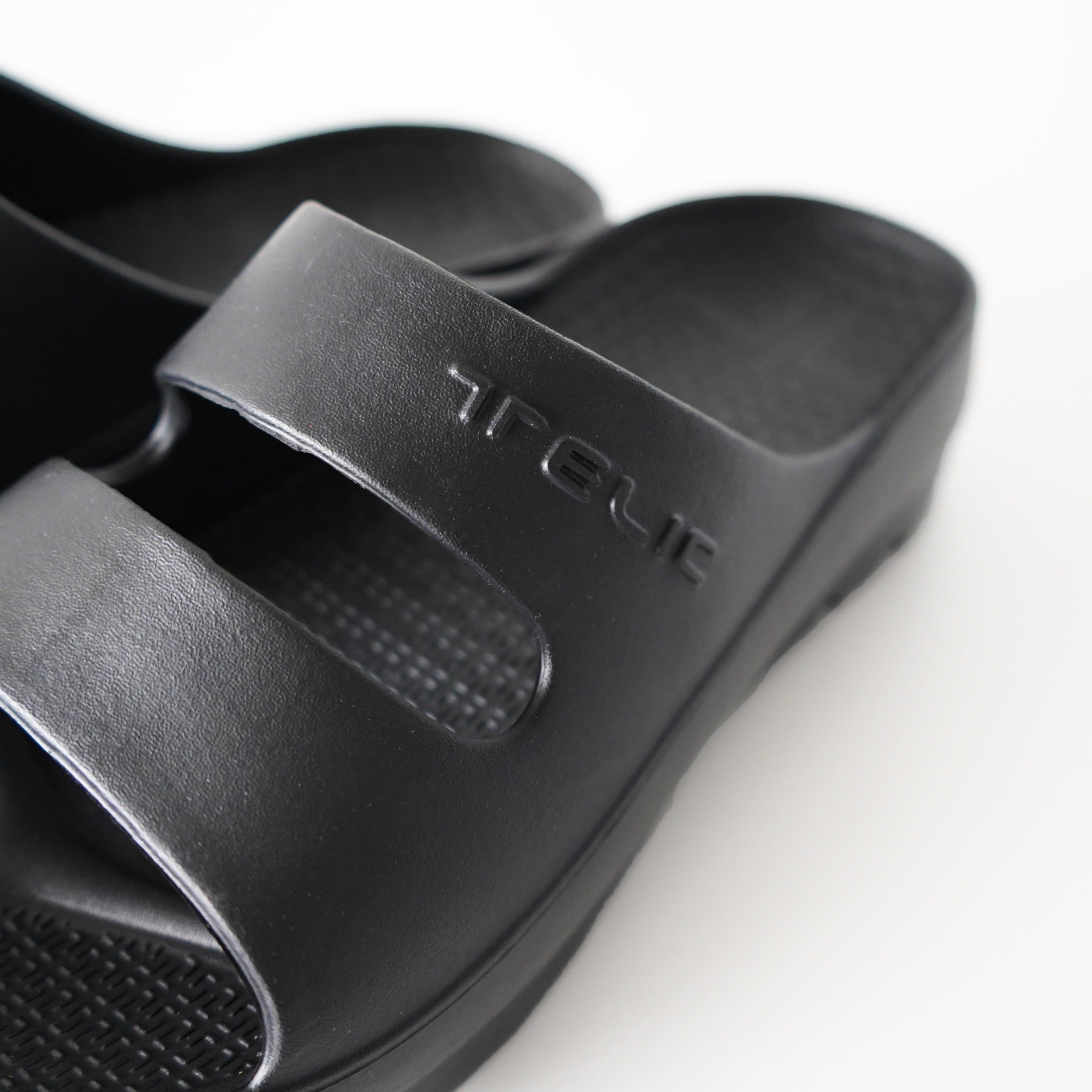 TELICリカバリーサンダル（テリック）W-STRAP（ブラック）| Runtrip Store