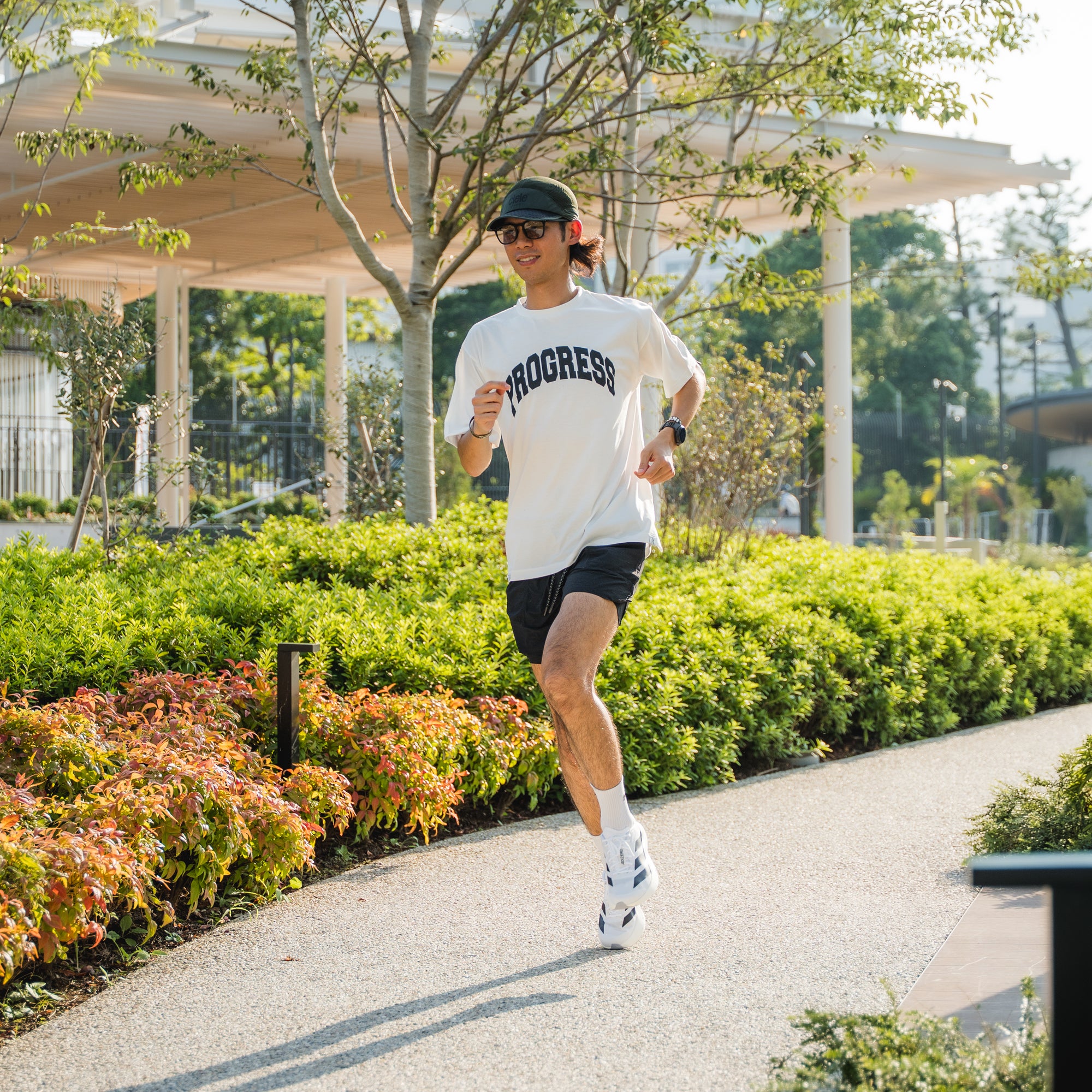 Runtrip × PROGRESS RUNNING CLUB Rt Logo Tee