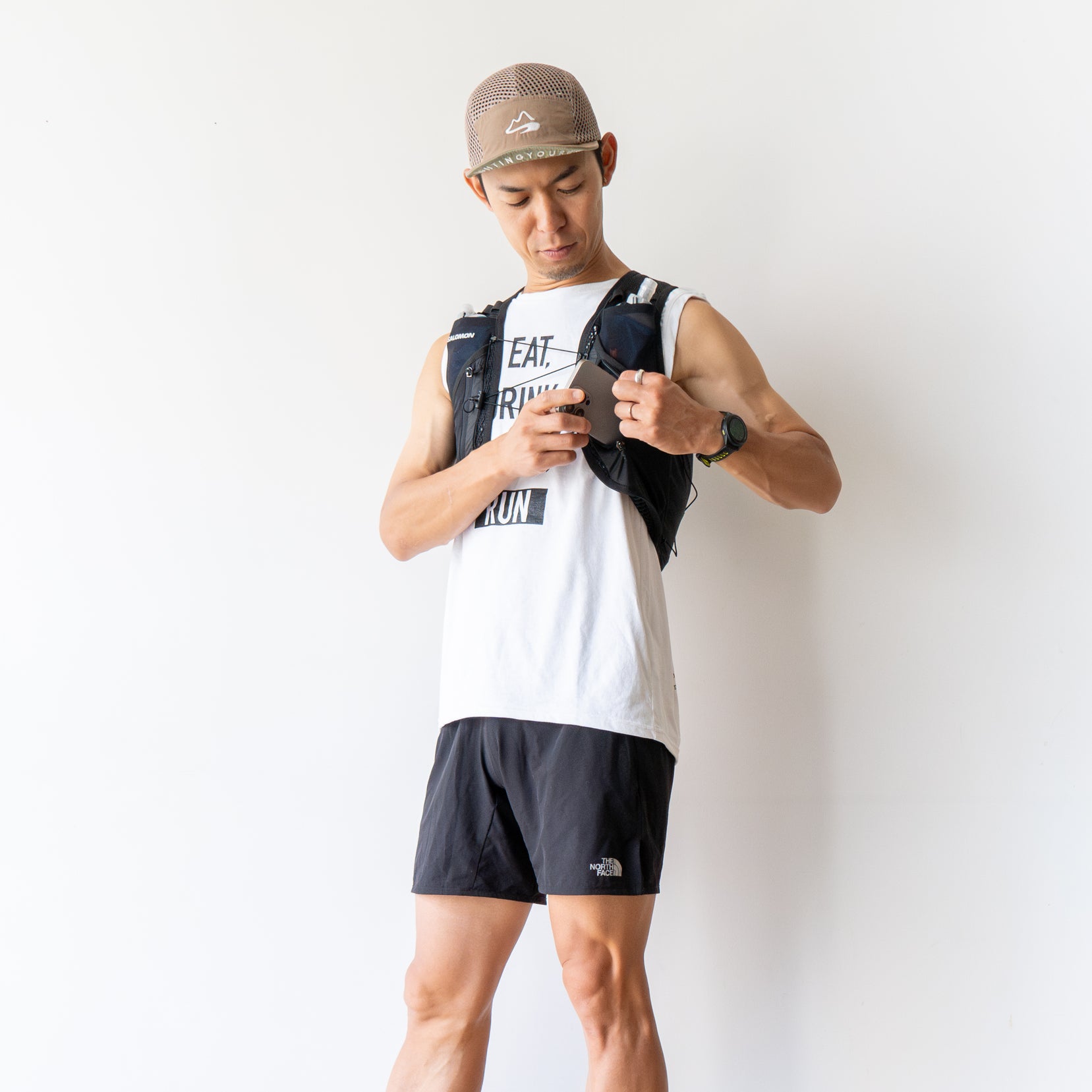 SALOMON ACTIVE SKIN 12 SET ユニセックス ランニングベスト（フラスク付）