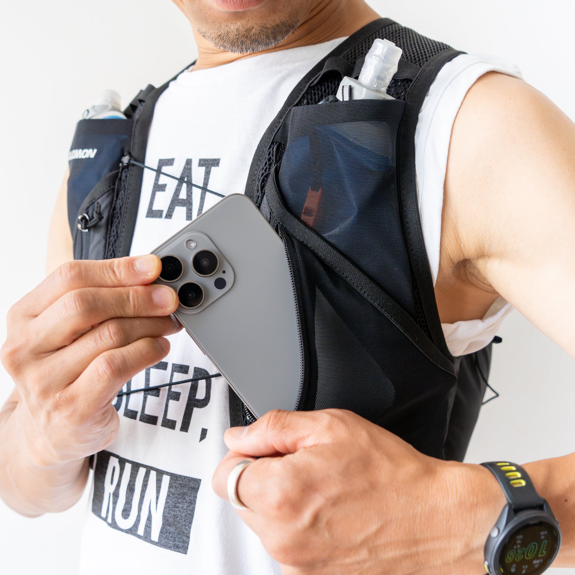 SALOMON ACTIVE SKIN 12 SET ユニセックス ランニングベスト（フラスク付）