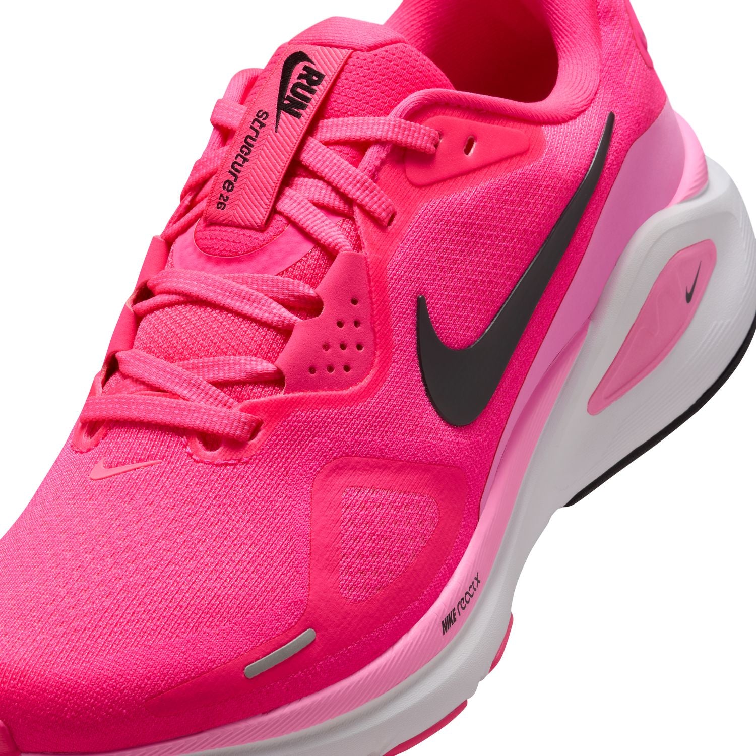 NIKE Structure 26 (Women's)