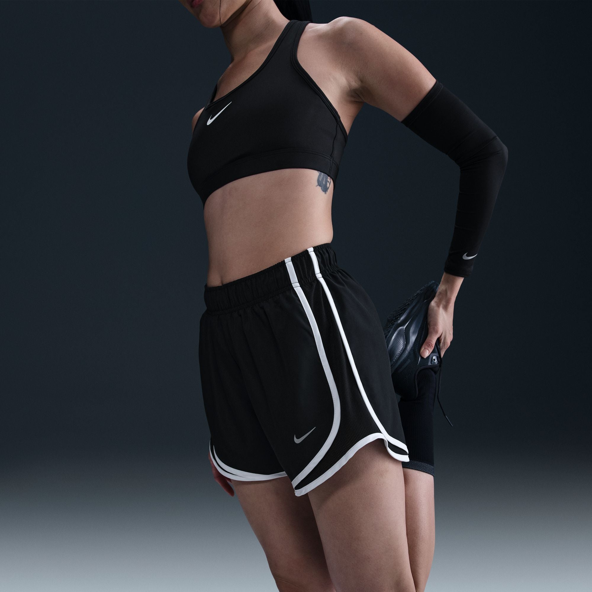 NIKE TEMPO DF MR 3 ショート(インナー付き) (Women's)