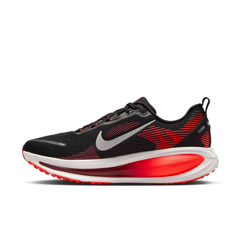 NIKE Vomero 18 (Men's) BLACK/MTLC SILVER-BRT CRIMSON-TEAM RED-MTLC SILVER