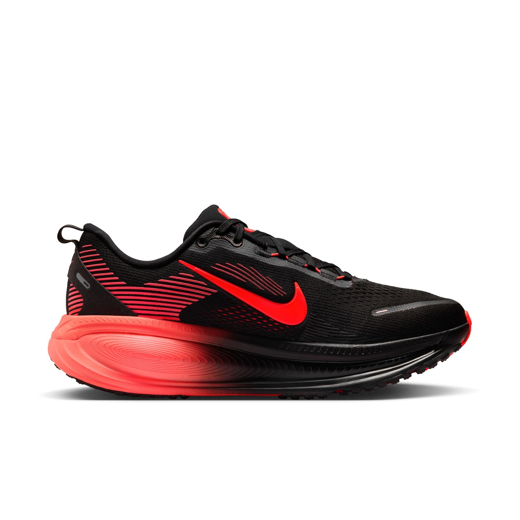 NIKE Vomero 18 (Men's) BLACK/BRT CRIMSON-UNIV RED-ANTHRACITE