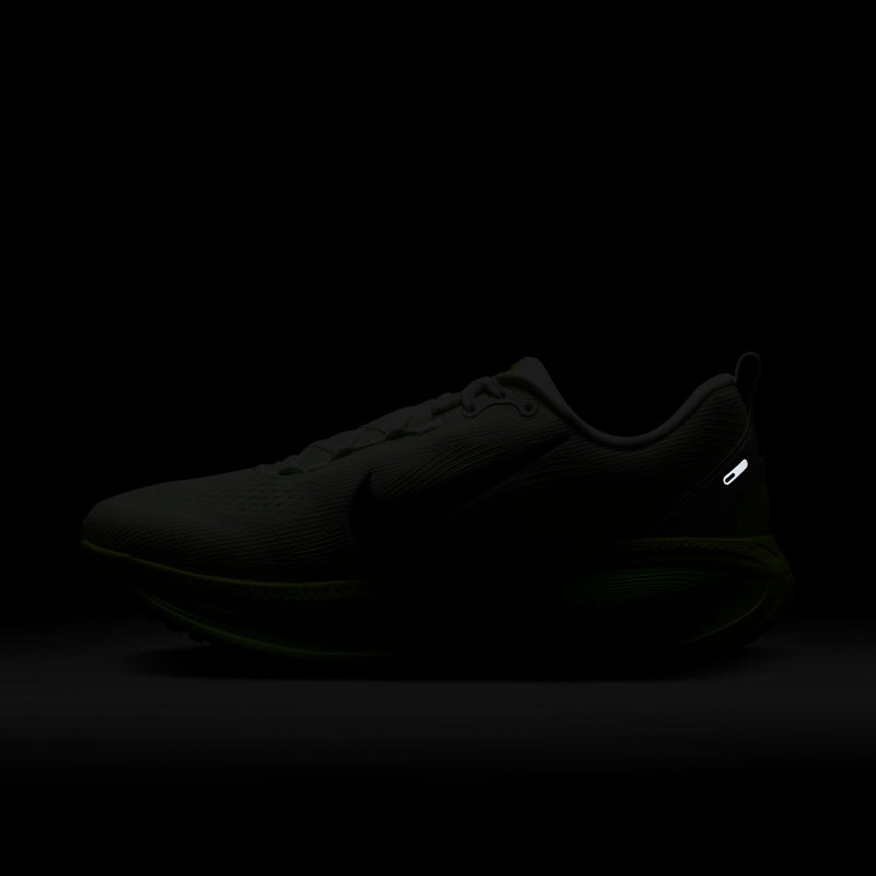 NIKE Vomero 18 (Men's)