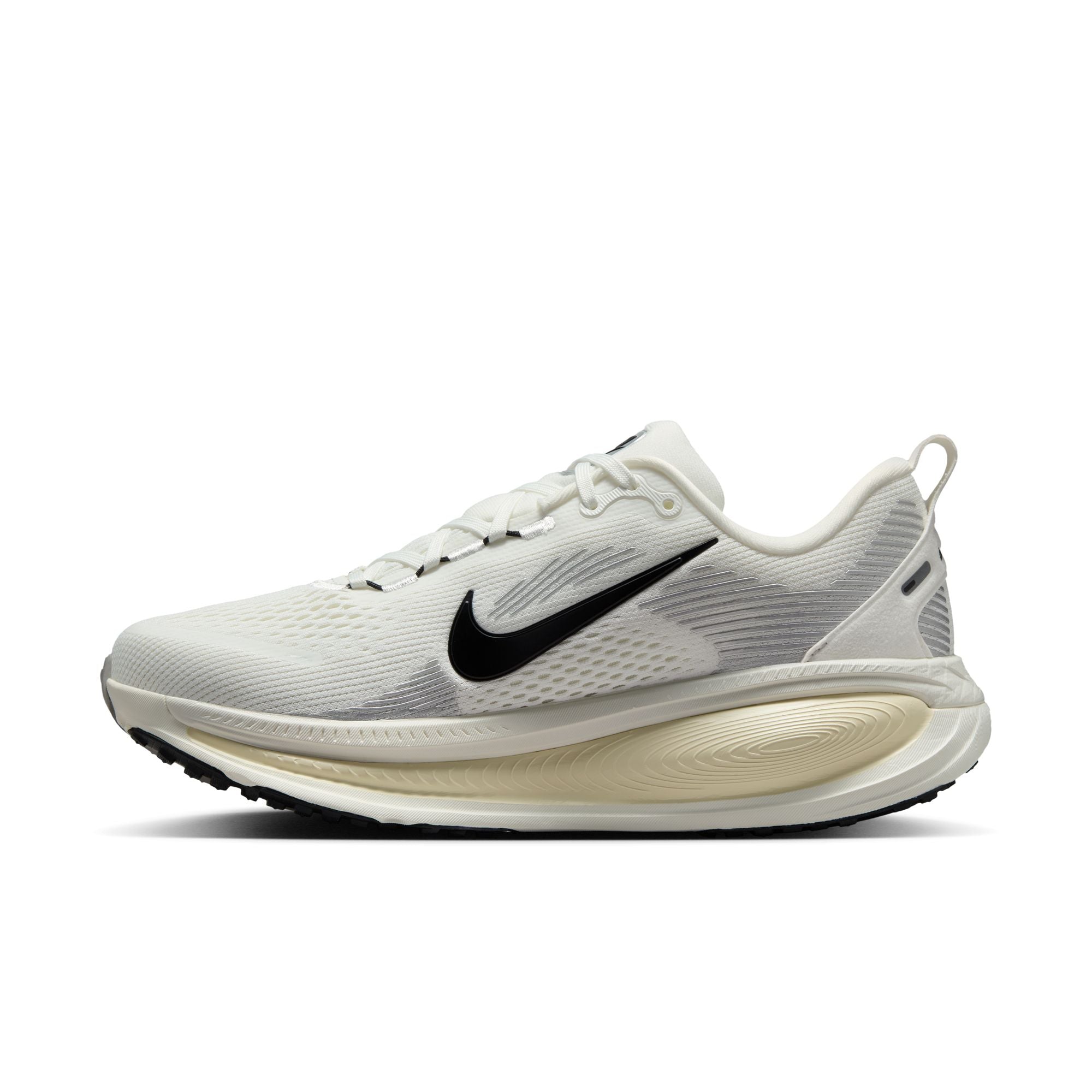 NIKE Vomero 18 (Women's)
