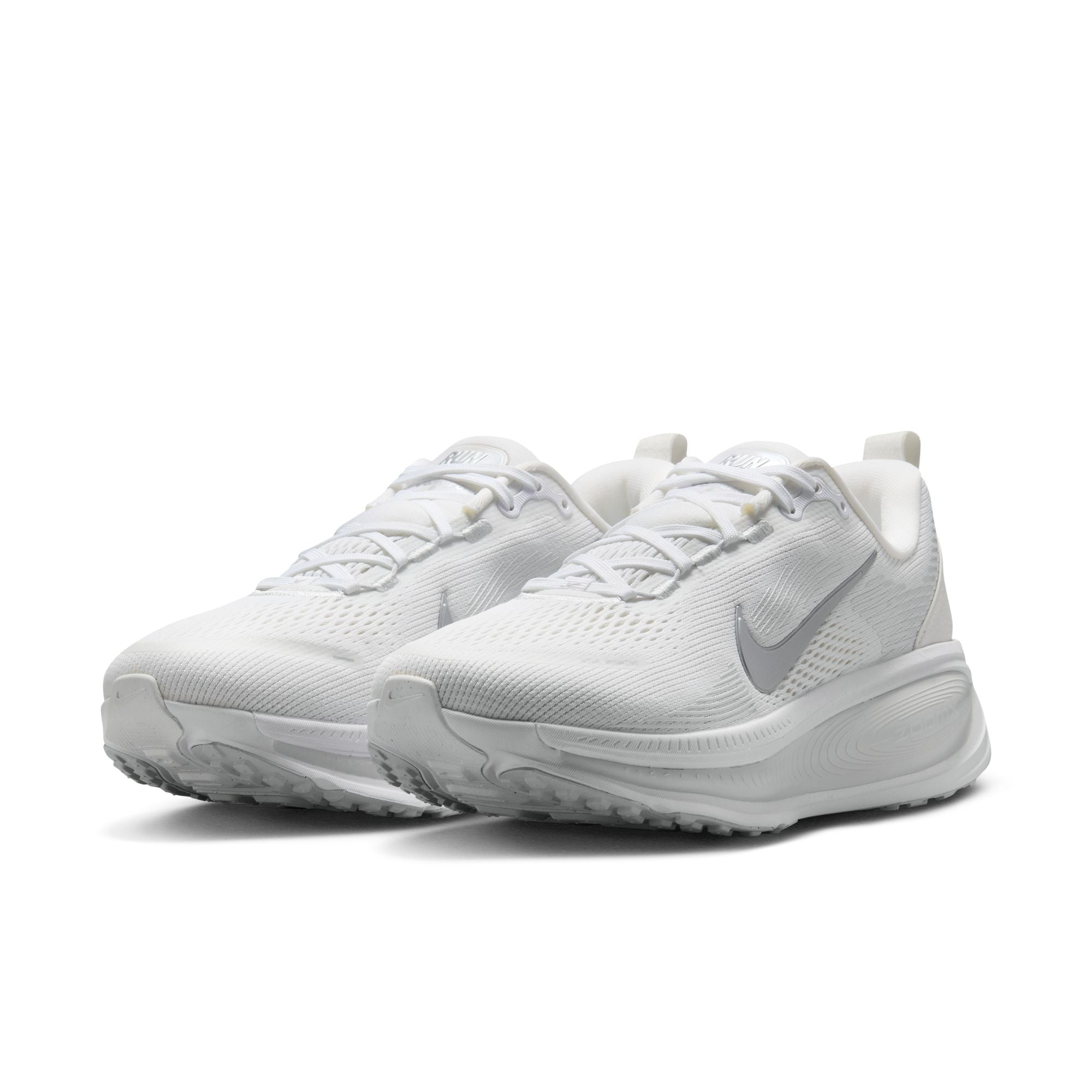 NIKE Vomero 18 (Women's)