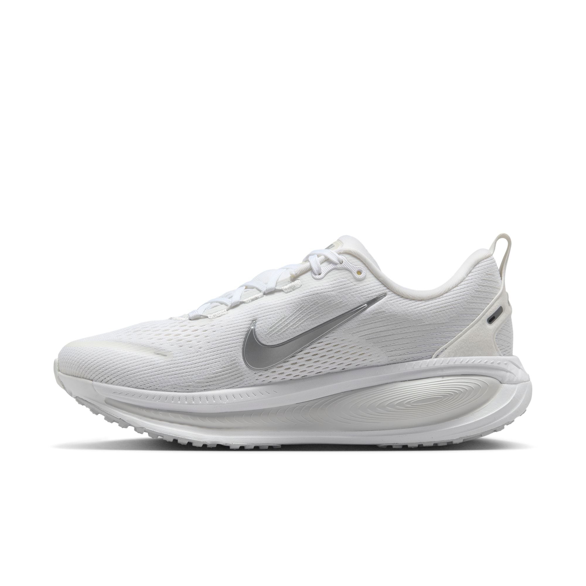 NIKE Vomero 18 (Women's)