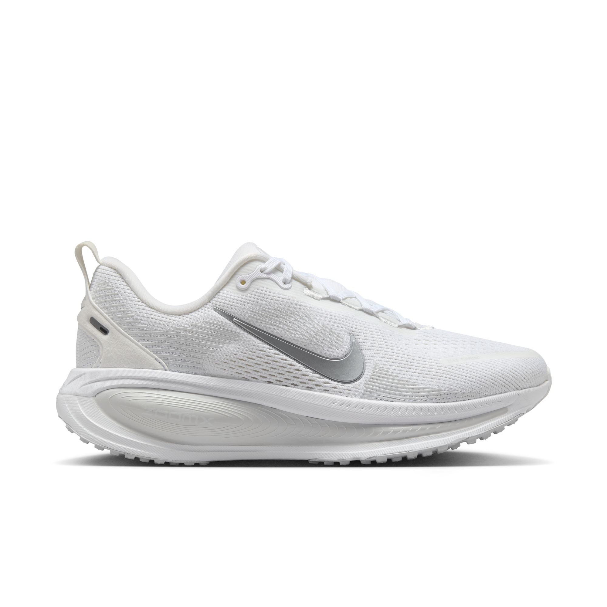 NIKE Vomero 18 (Women's)