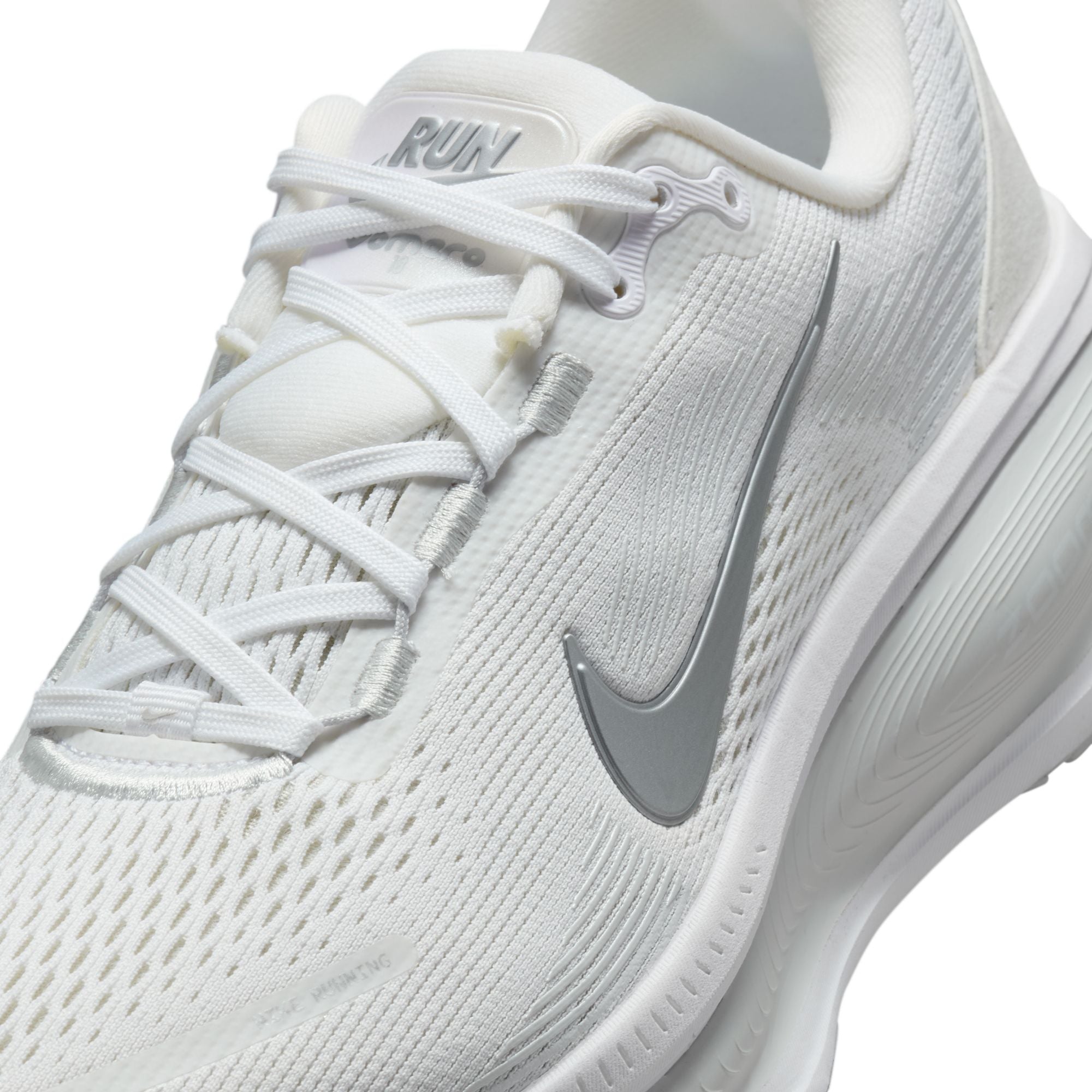 NIKE Vomero 18 (Women's)