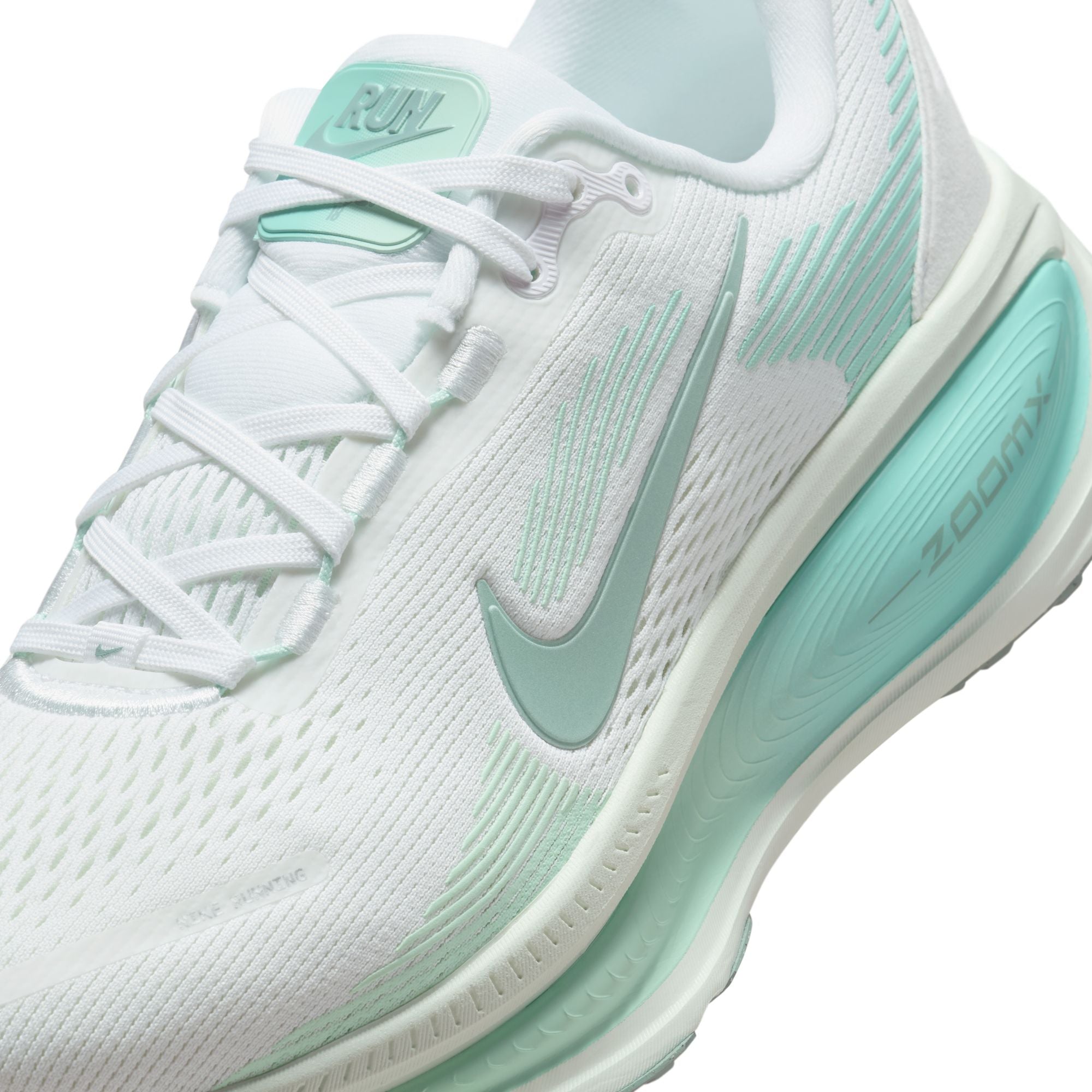 NIKE Vomero 18 (Women's)