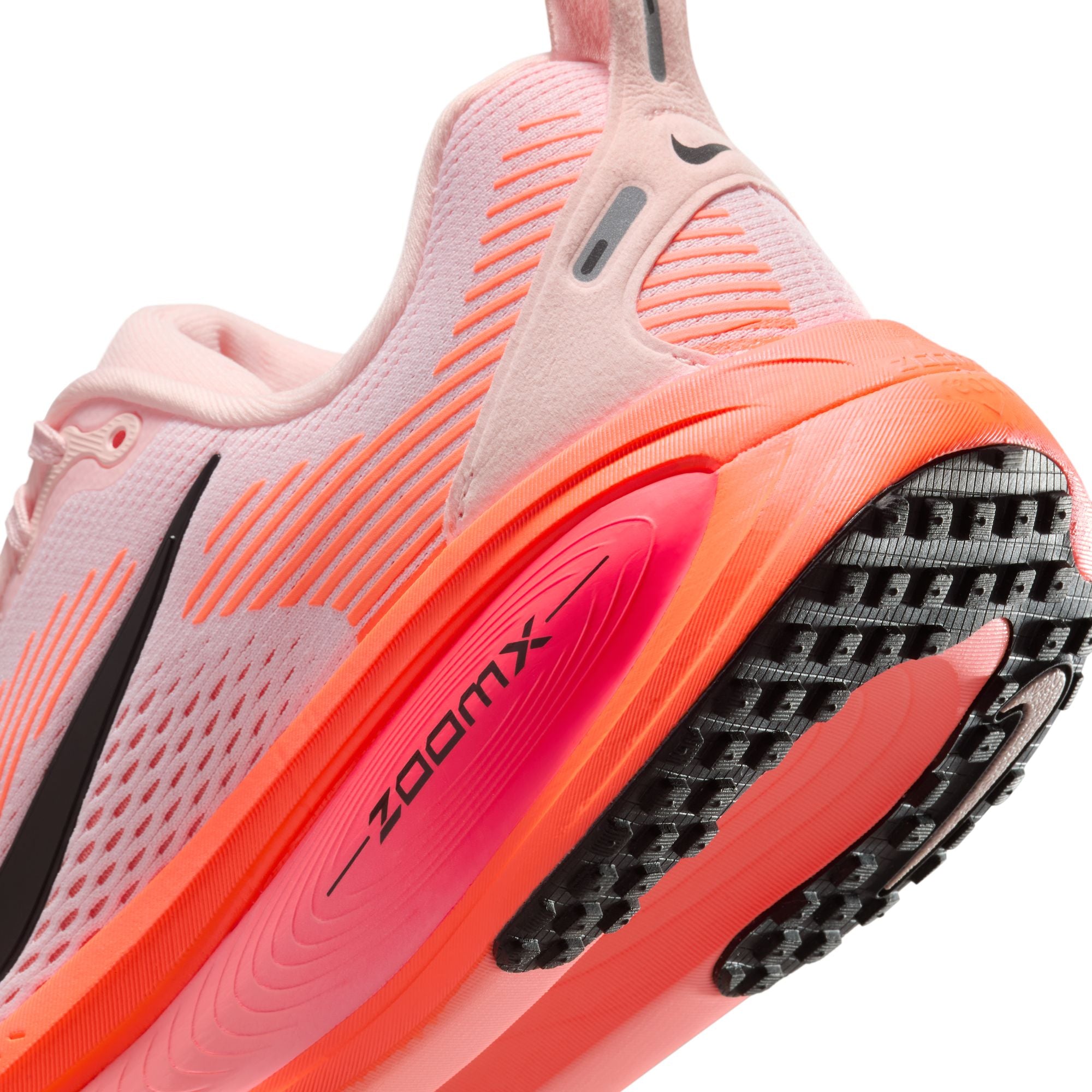 NIKE Vomero 18 (Women's)