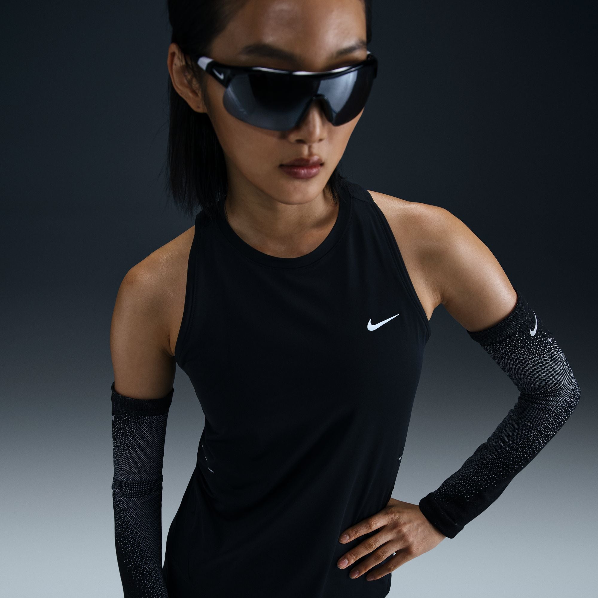 NIKE スウィフト DF タンクトップ (Women's)