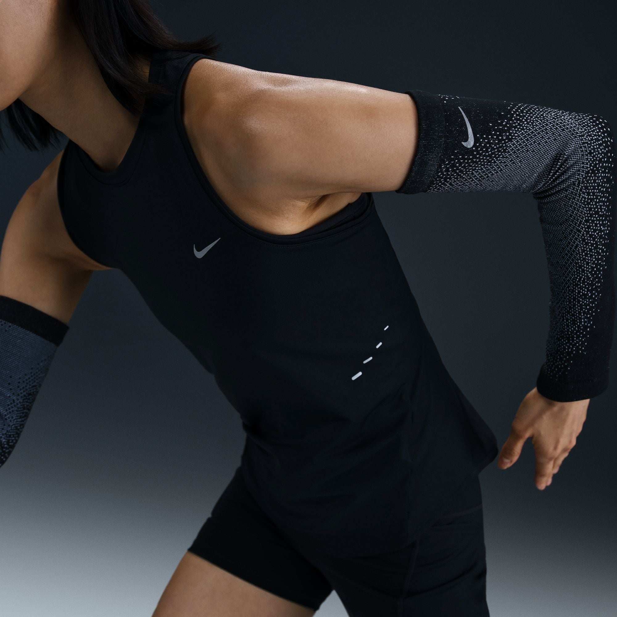 NIKE スウィフト DF タンクトップ (Women's)