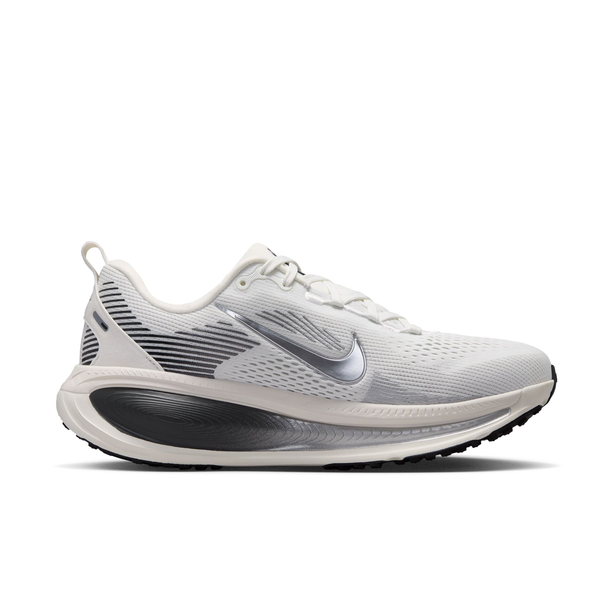 NIKE Vomero 18 ESS (Women's) SUMMIT WHITE/MTLC SILVER-SAIL-PHOTON DUST-ANTHRACITE-BLACK