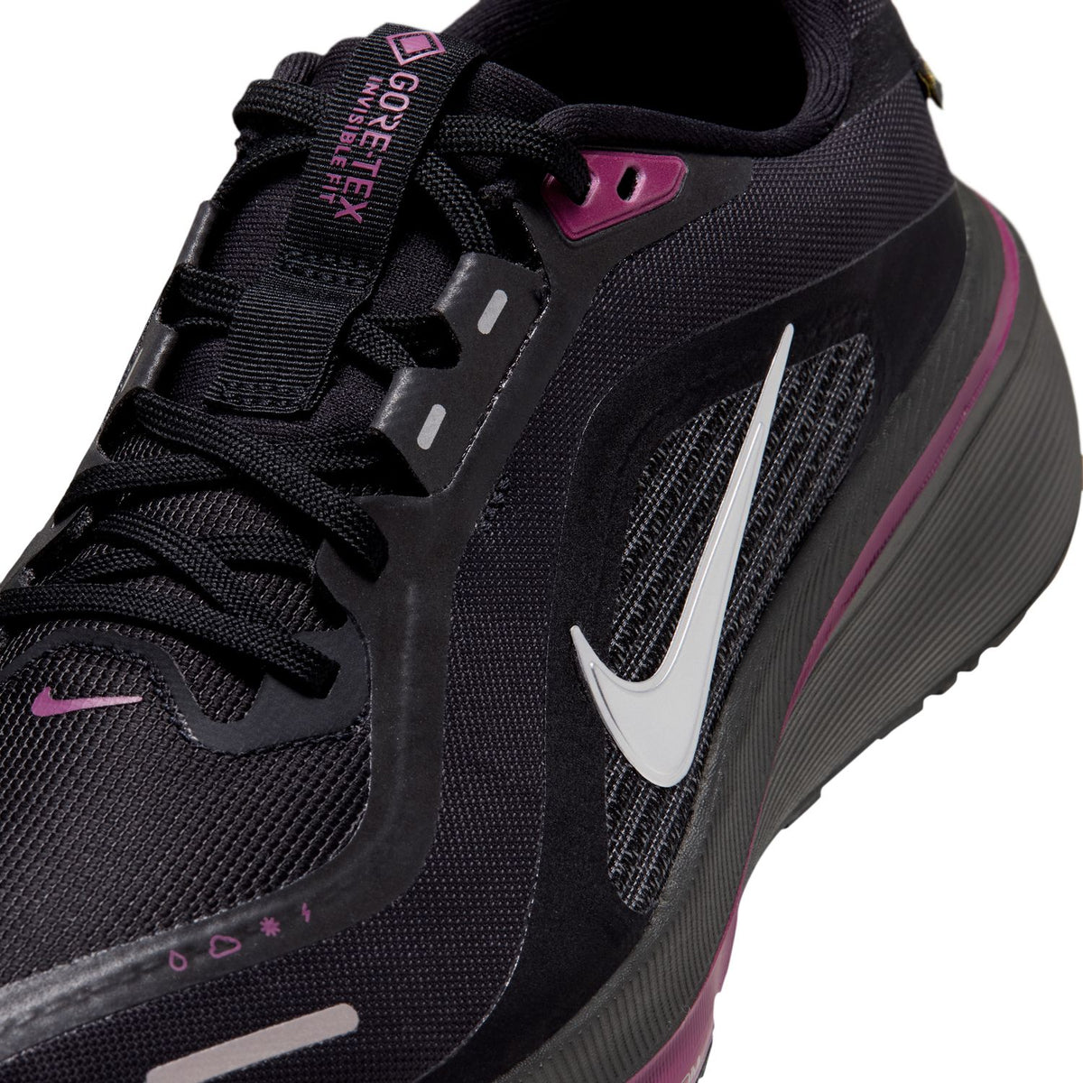 NIKE Pegasus 42 GORE-TEX (Women's) BLACK/METALLIC SILVER-TRUE BERRY