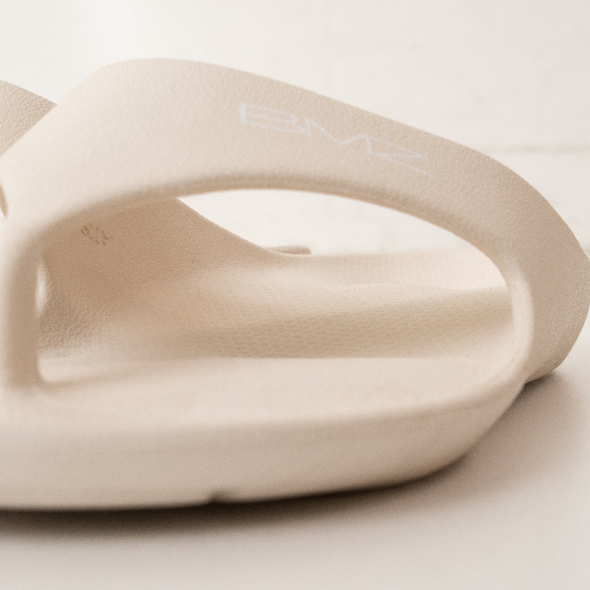 BMZ アシトレサンダルプラス | リカバリーサンダル（鼻緒タイプ）