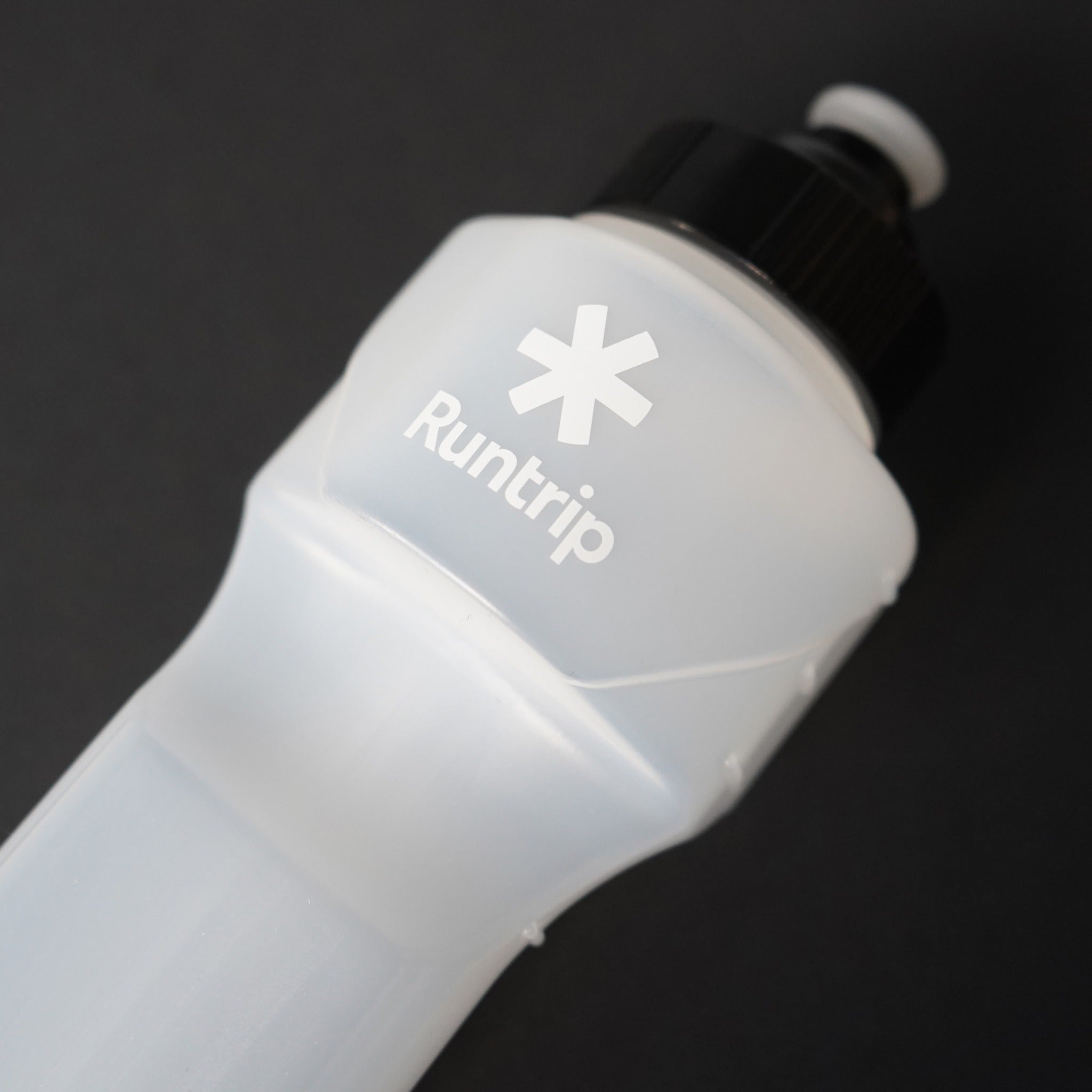 Runtrip LOGO BOTTLE｜ランニングマイボトル New Model (Black)