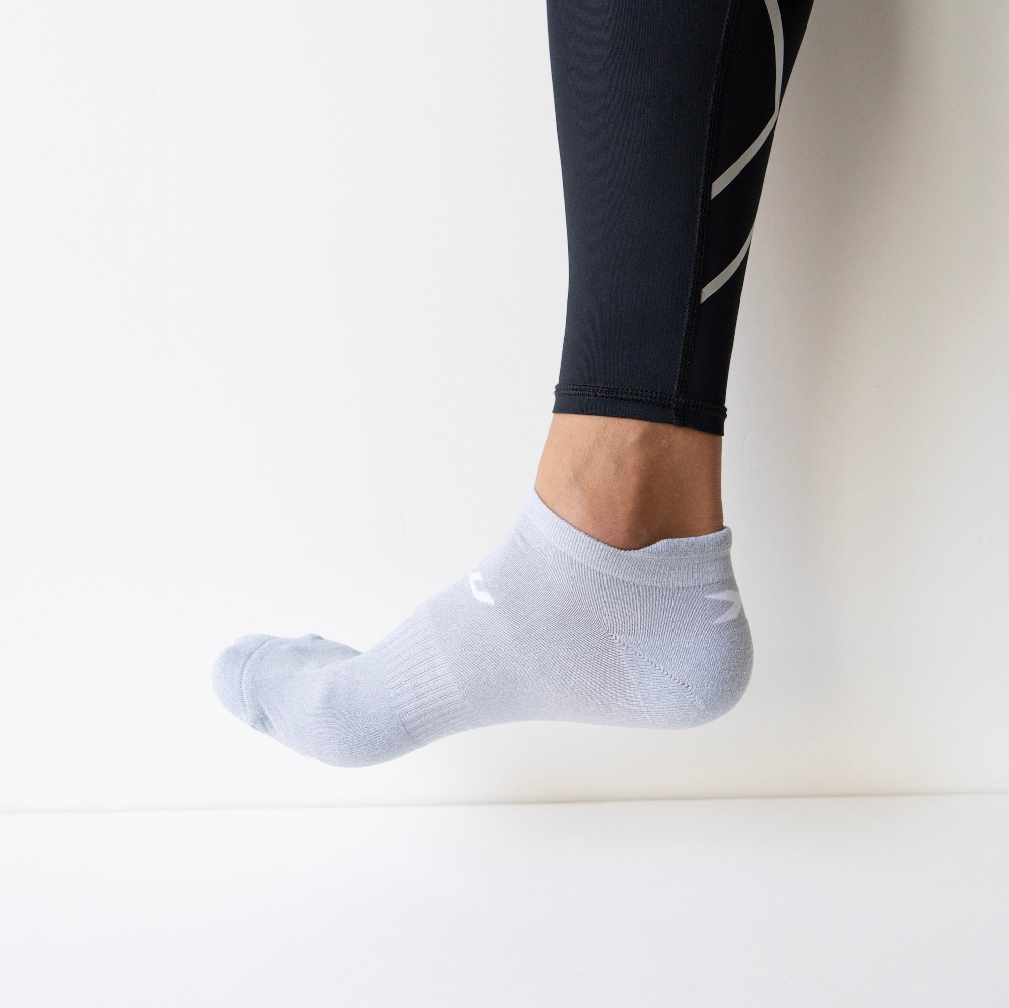 2XU アンクルソックス 3足パック – Runtrip Store
