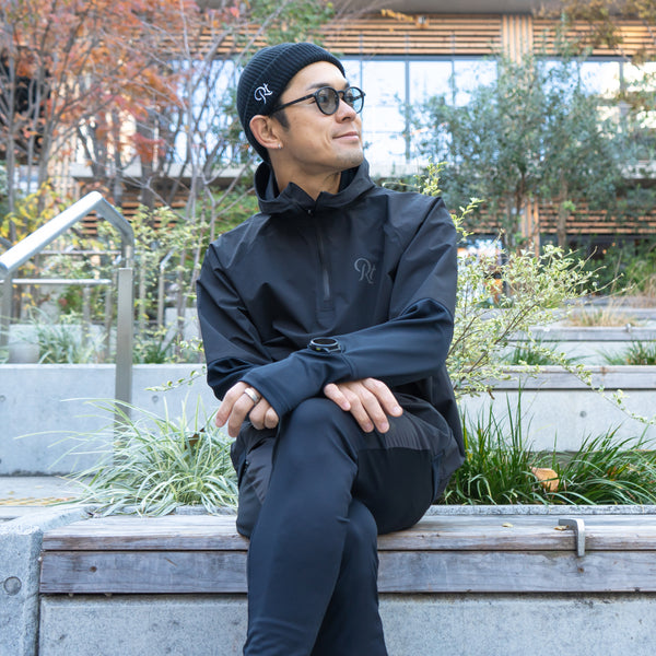 THE RUNNING JACKET by Runtrip Pull Over (Black)