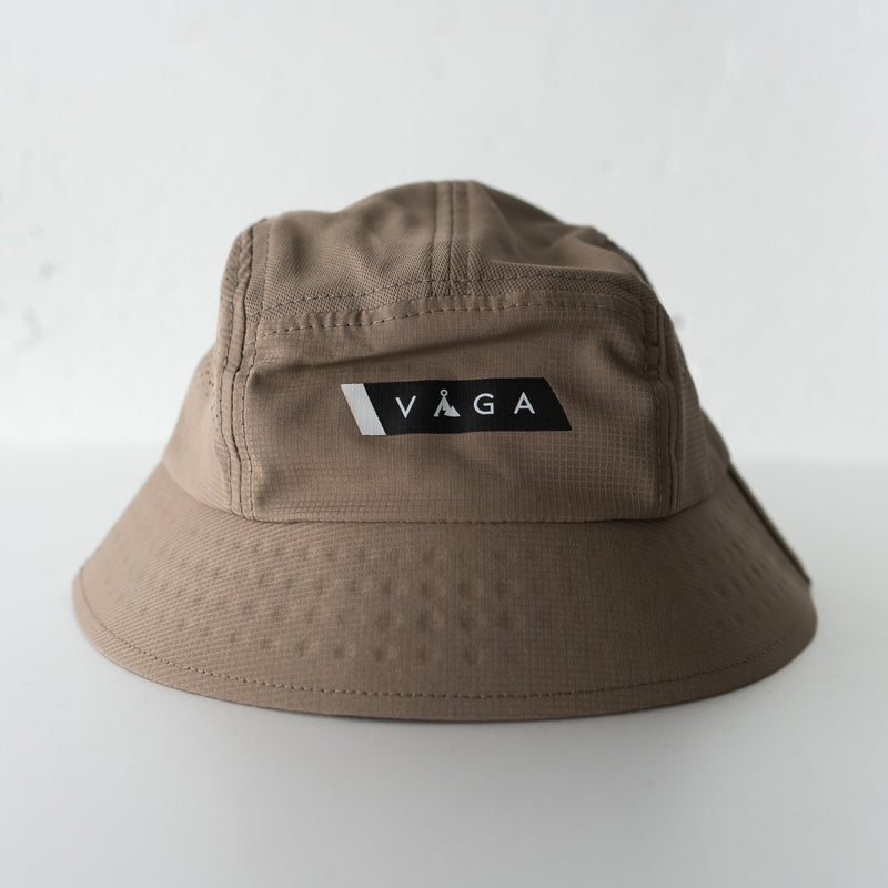 VAGA FEATHER BUCKET HAT (SAND / BLACK)